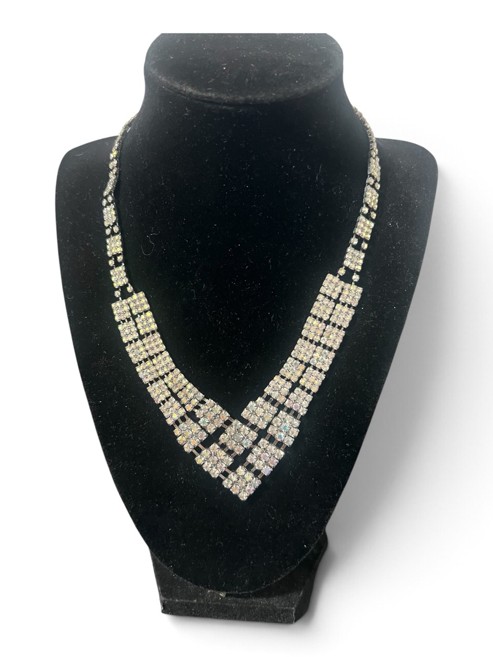 VTG Clear Rhinestone V-Shaped Collar Necklace